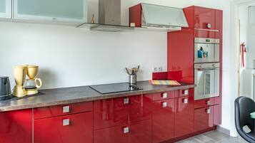 Fridge, microwave, oven, dishwasher