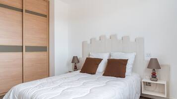 3 bedrooms, iron/ironing board