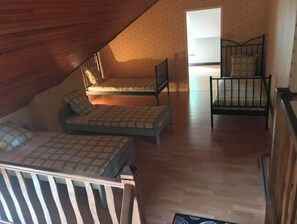 8 bedrooms, free WiFi