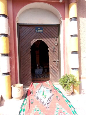 Exterior detail - L'oasis de Fint guest house (Ouarzazate)