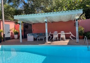 Utomhuspool