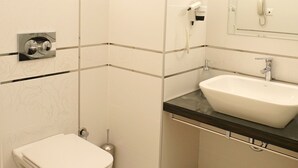 Double Room Single Use | Bathroom | Slippers - melid hotel (Malatya)