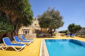 Piscine extérieure