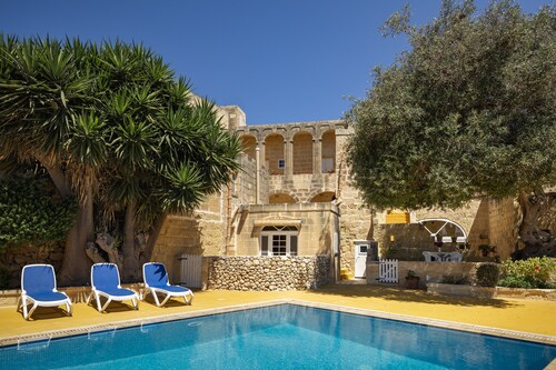 Dar ta' Terezin - 1 bedroom house with valley views