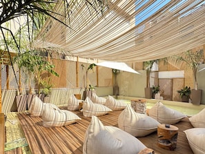 Sun deck