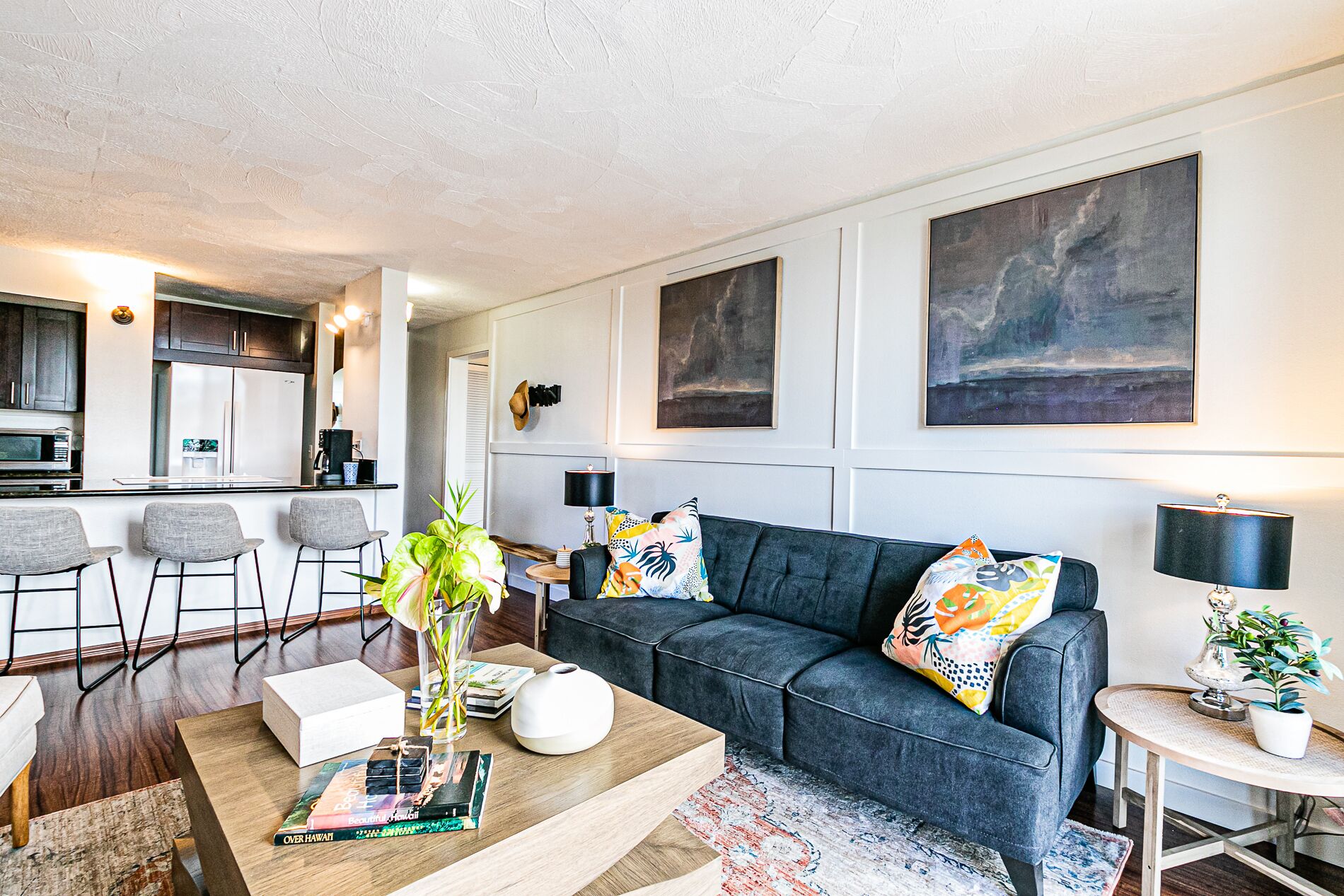 Cosmopolitan Condo - Lagoon Centre 701 In the Heart of Hilo