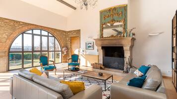 TV, videogames, aparelho de som