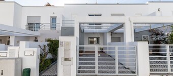 Villa with 2 bedrooms and patio by AlgarveManta (8V2)