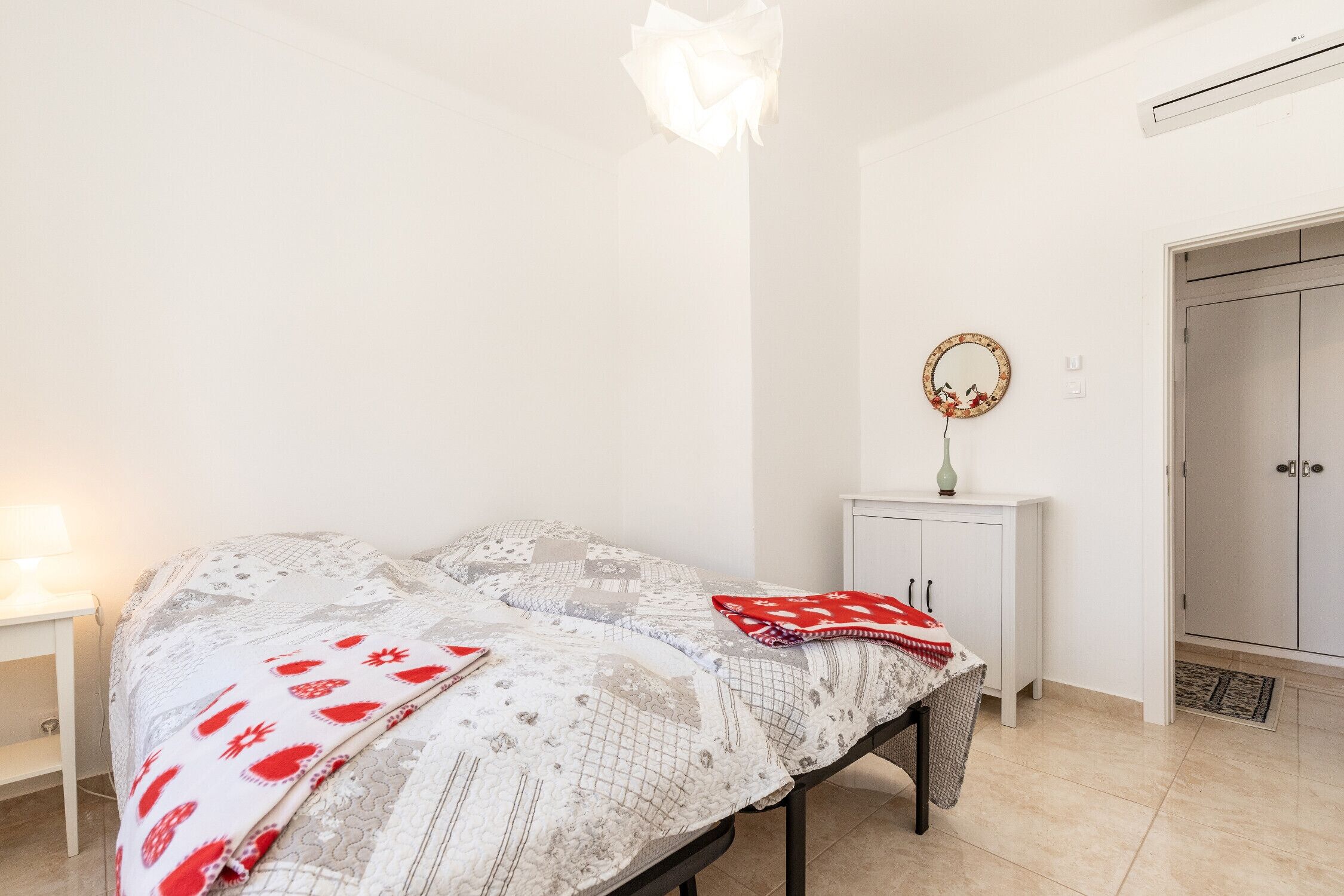 3 bedrooms, iron/ironing board, free WiFi, bed sheets