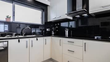 Fridge, microwave, oven, dishwasher