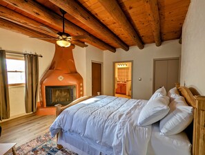 3 habitaciones, tabla de planchar con plancha y cuna de viaje 