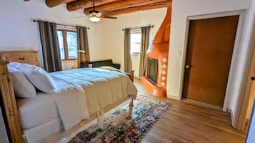 3 bedrooms, iron/ironing board, travel cot, free WiFi