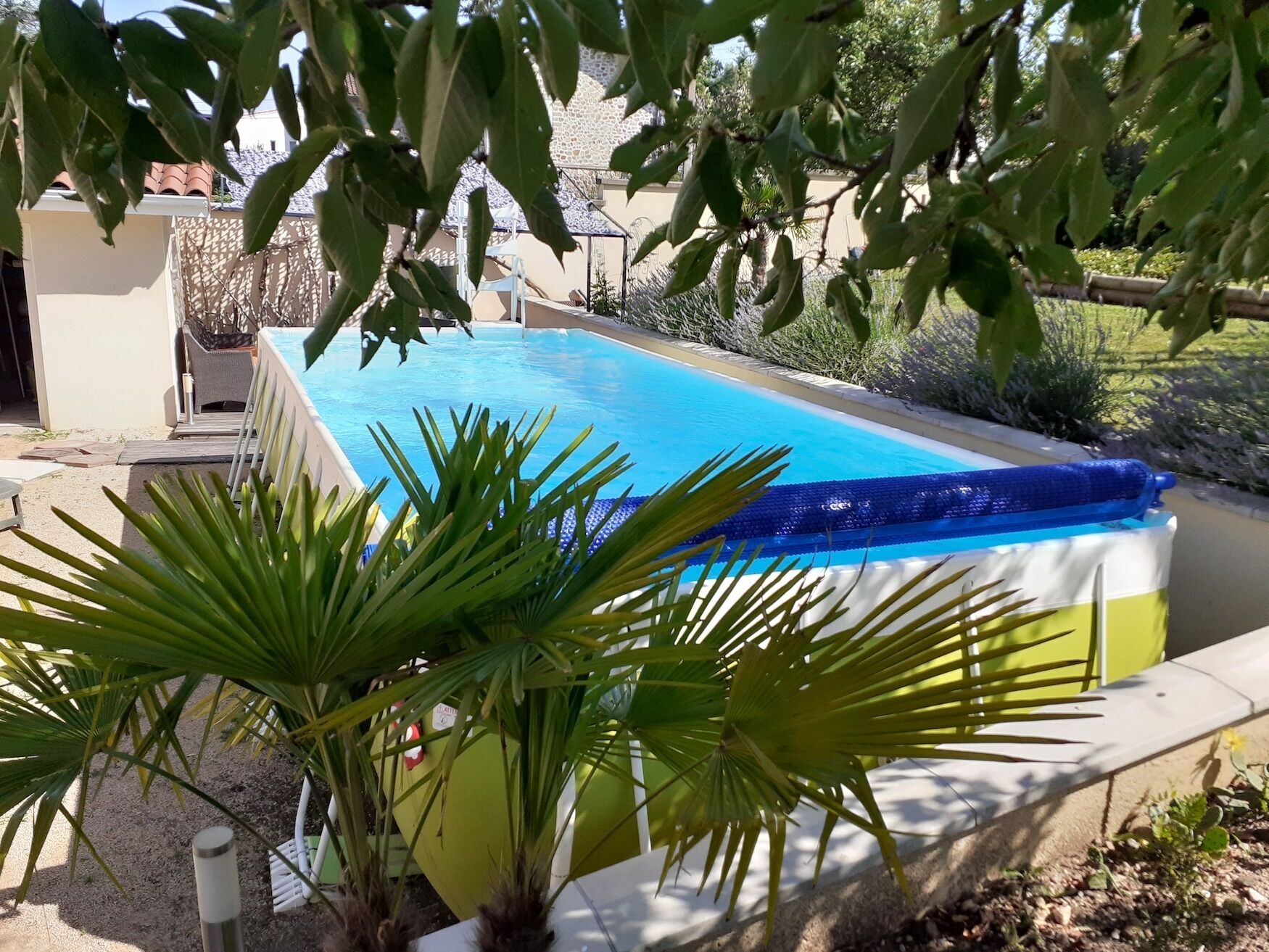La Brivadoise, pleasant townhouse with swimming pool