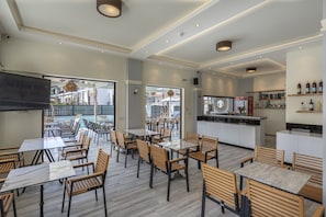 Interior - Adonis Hotel (Kassandra)