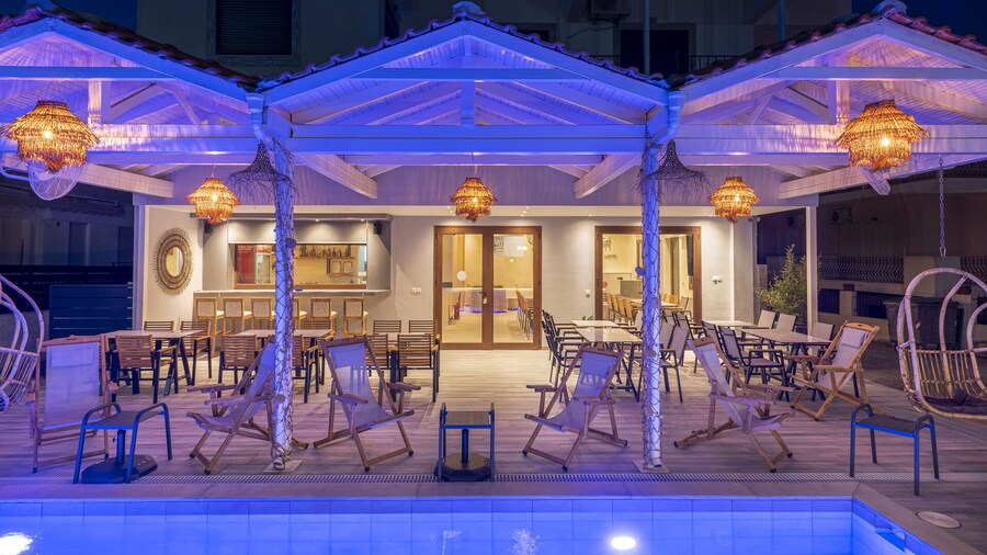 Adonis Hotel