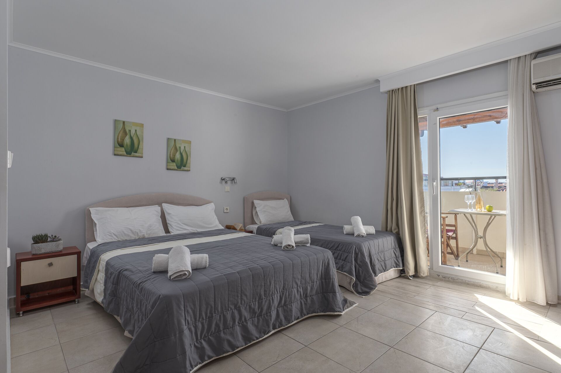 Photo - Adonis Hotel