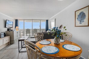 Condo, 1 chambre | Restauration