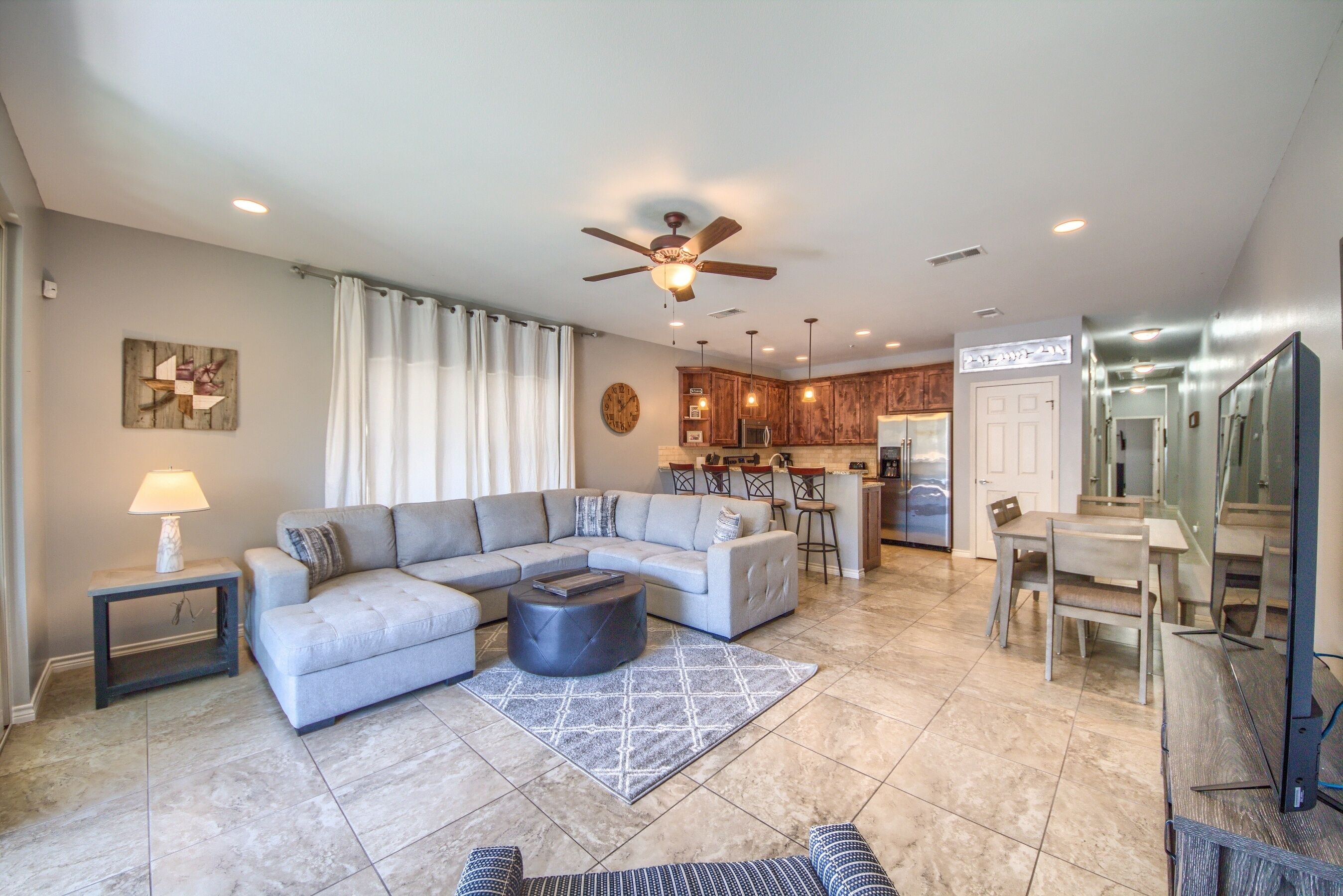 Condo, 3 Bedrooms | Living room | Smart TV