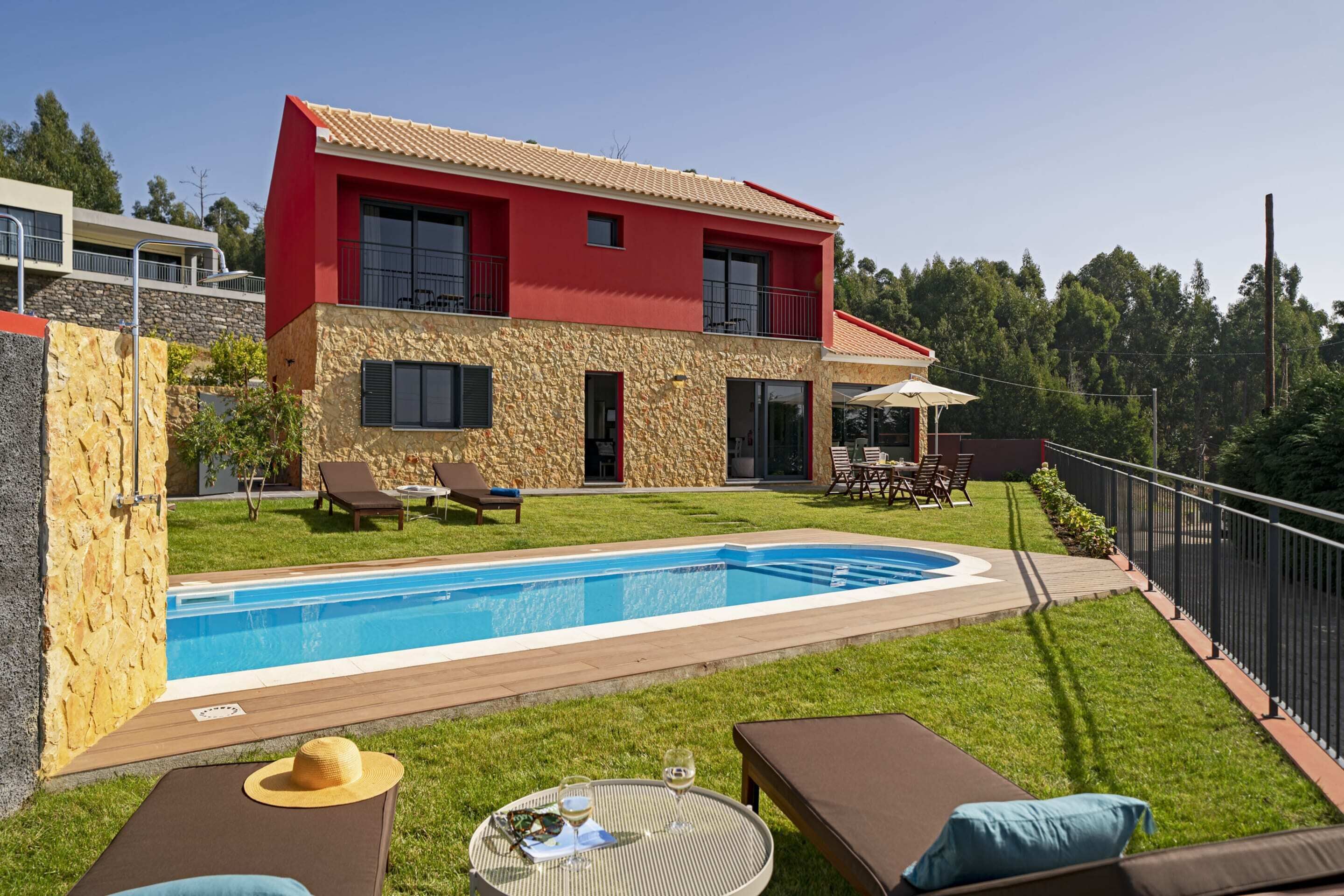 Felicidade Rocha I, for Families, With a Pool
