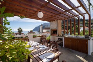 Exterior - In the Village - Madeira Surf Camp I (Machico)