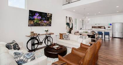 Terracotta Townhome - By Momentary-Bikes available