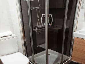 Shower, hair dryer, towels - City Center Calderon 2100 2 bedrooms Living4malaga (Málaga)