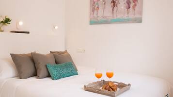 1 dormitorio, tabla de planchar con plancha, Internet y ropa de cama