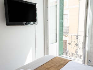1 bedroom, iron/ironing board, internet, bed sheets