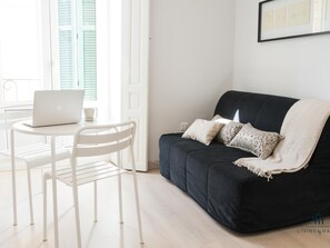 TV - Living4malaga Molina Lario (Málaga)