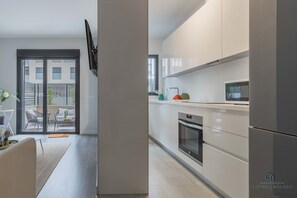 Fridge, microwave, oven, dishwasher