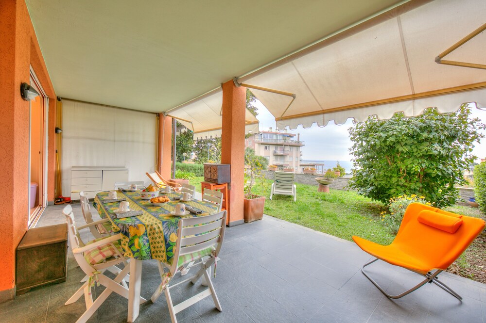 La Casa Di Lalla 1 km From sea