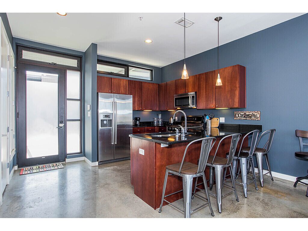 Good Vibrations | Ideally located in Austin