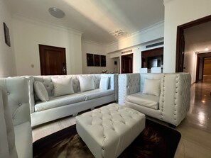 Télévision, table de tennis de table