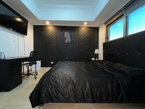 3 chambres, fer et planche à repasser, Wi-Fi, draps fournis