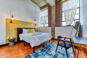 2 bedrooms, desk, iron/ironing board, free WiFi