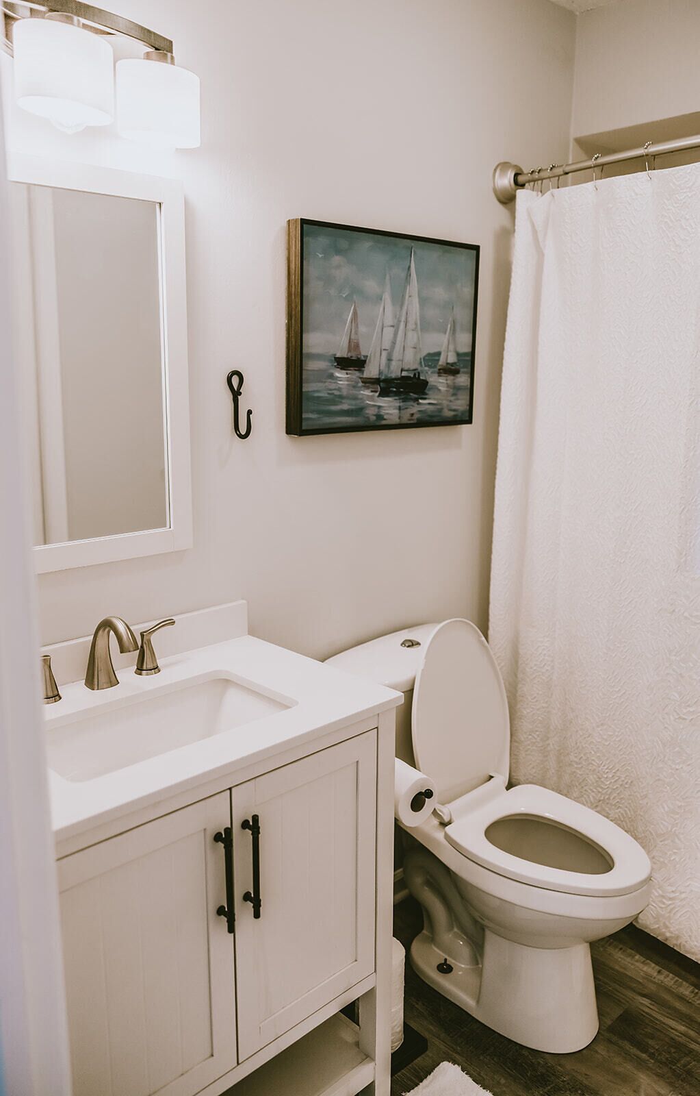 Ensemble douche/baignoire, sèche-cheveux, serviettes fournies, savon