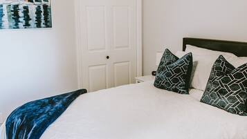 2 chambres, fer et planche à repasser, Wi-Fi gratuit, draps fournis