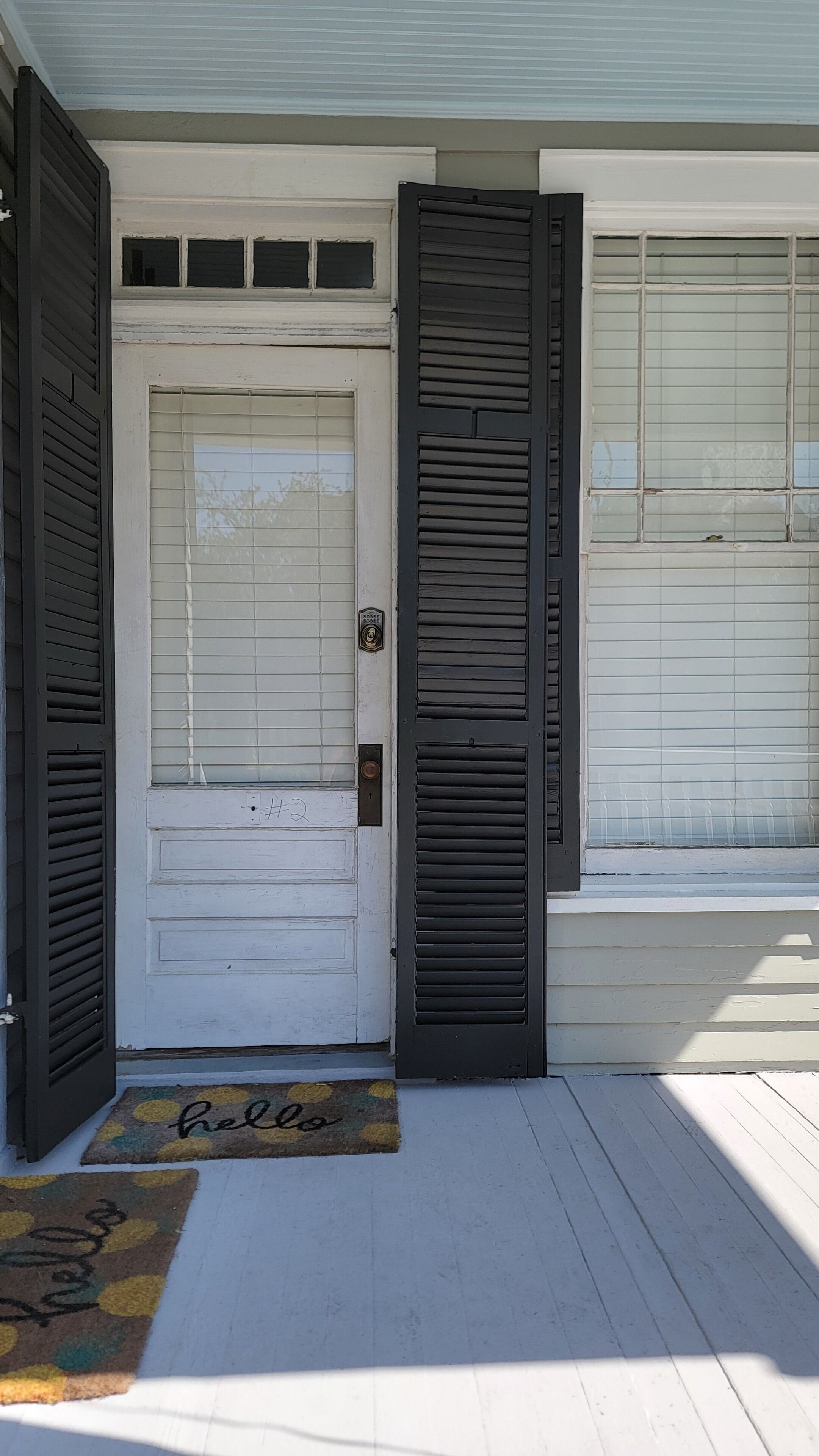 Current picture of door to the apartment. (#2)
