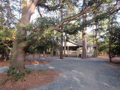 Remodeled cottage with plenty of outdoor space and privacy