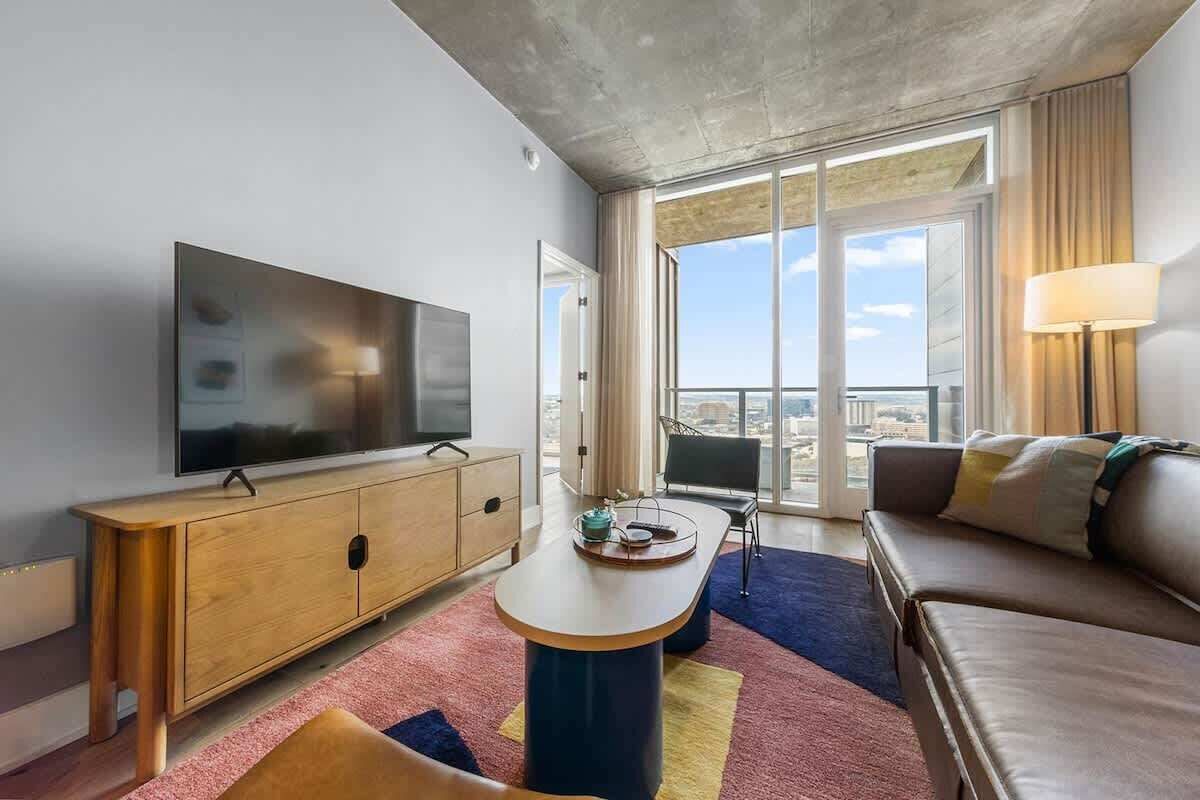 テレビ、書斎 / ワークスペース