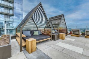 Terrace/patio - Luxury Rainey High-Rise | Rooftop Pool & Gym (Austin)