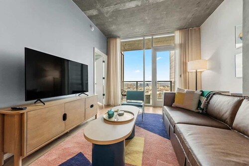 Luxury Rainey Condo w/ Rooftop Pool & Views