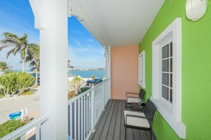 Property grounds - Beach Getaway in Bradenton Beach with Games, 2 Mins to Beach! - A Twist of Lime (Bradenton Beach)