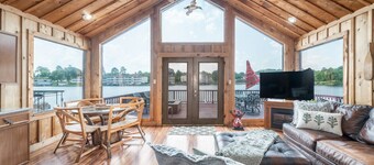 Liam’s Lodge-Peaceful Cabin, Panoramic Lake Views
