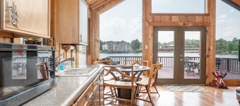 Liam’s Lodge-Peaceful Cabin, Panoramic Lake Views