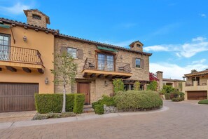 Exterior - 2-Level Luxury Tuscan-inspired Downtown Home with En-suite Bedrooms (Palm Springs)