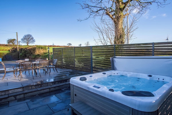 The Beacon - 3 Bed - Ludchurch - Pembrokeshire