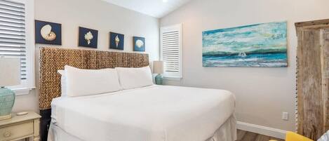 4 bedrooms, iron/ironing board, WiFi, bed sheets