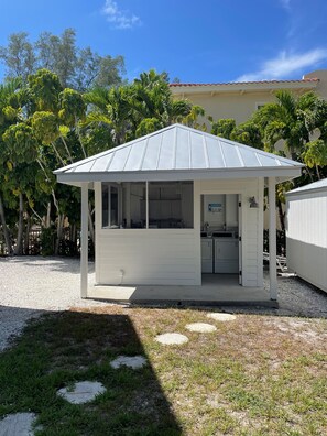 Exterior - Coconuts108 - GULFFRONT - 1BR/1BA with pool - By Island Real Estate Vacations (Holmes Beach)