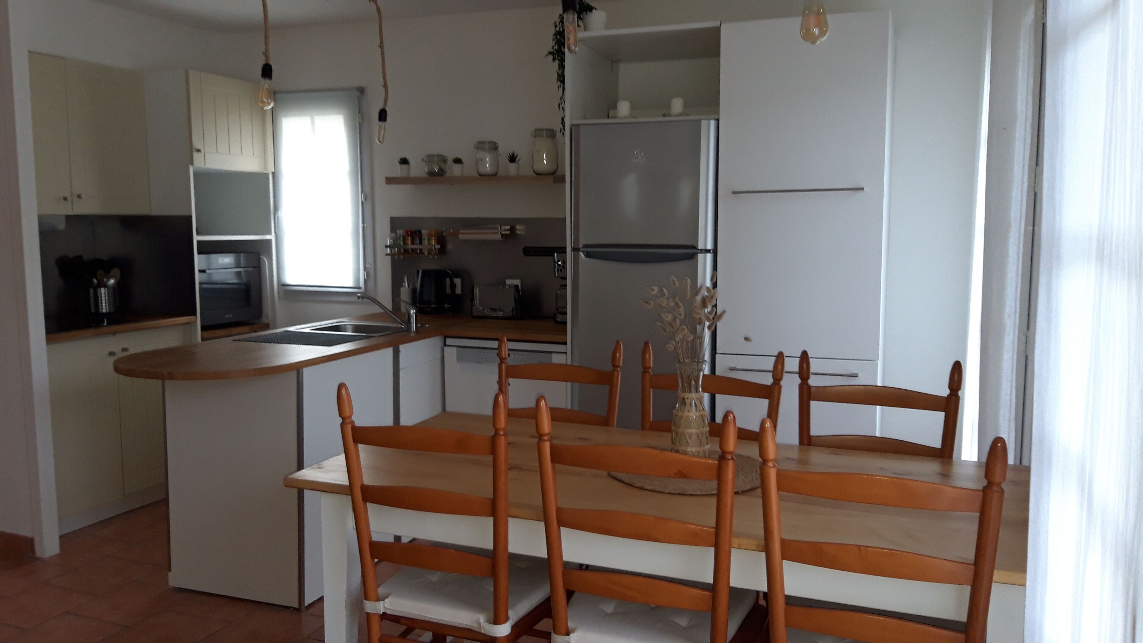 Moliets golf house with trees between land and sea